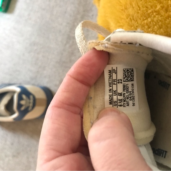 SOLD on Mercari.  Toddler size 6.5 white & blue Samoa Adidas shoes - Picture 3 of 6